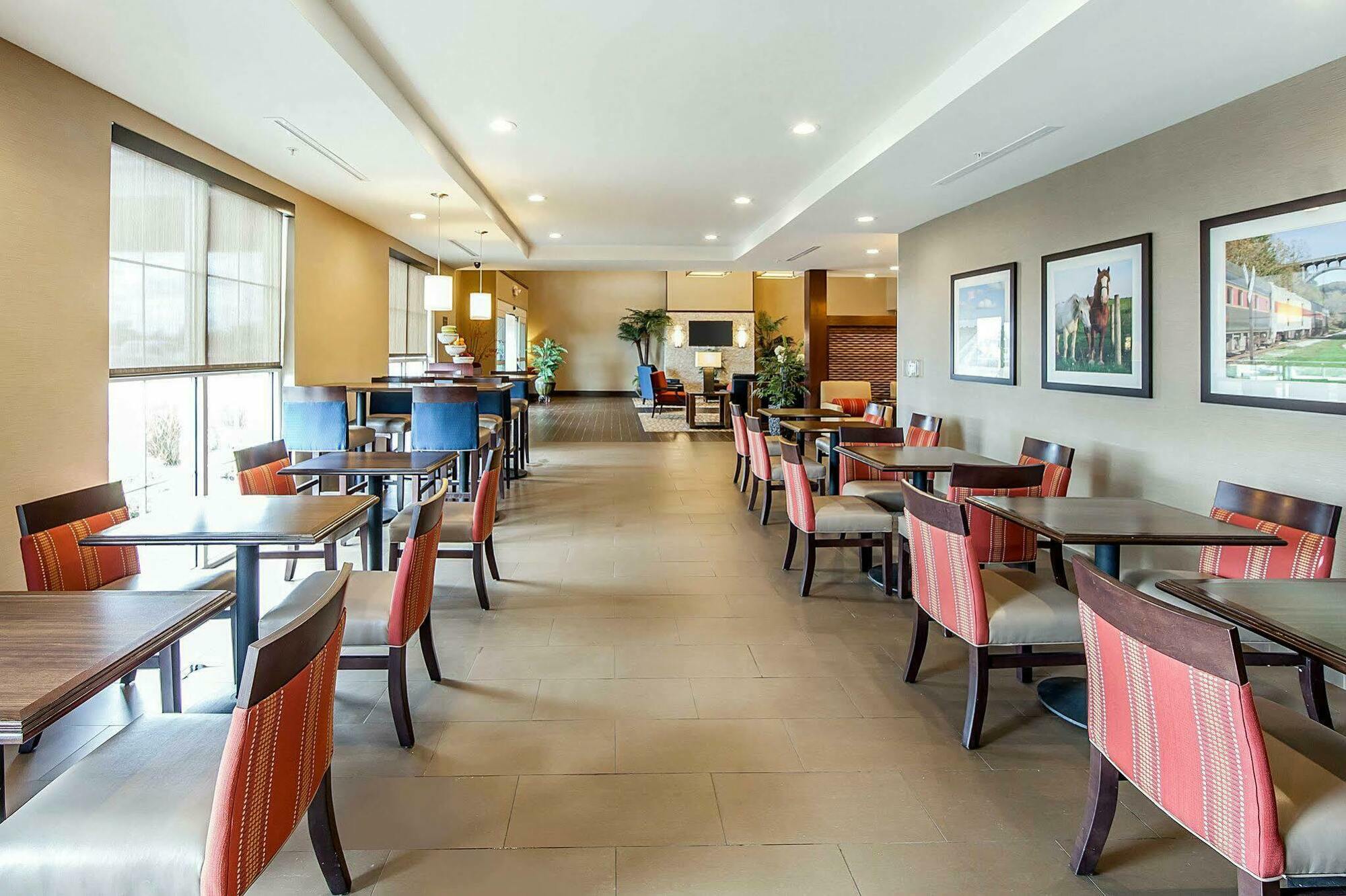 Hotel Comfort Marietta-parkersburg 3*